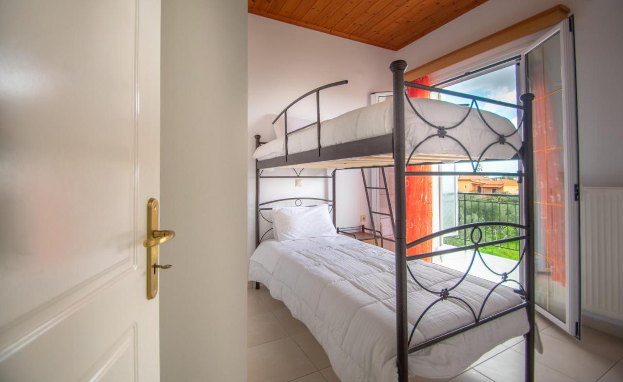 Family Private Homes & Sea View Lithakia  外观 照片