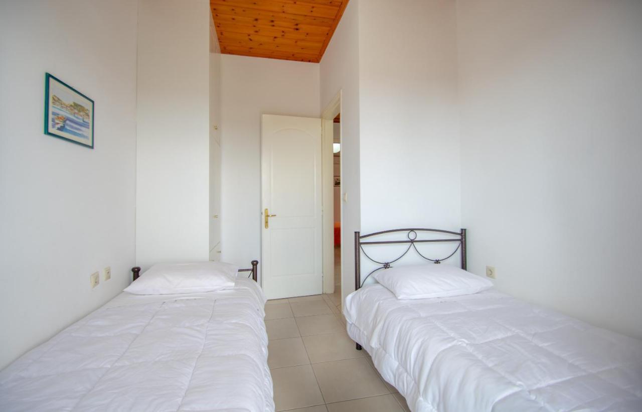 Family Private Homes & Sea View Lithakia  外观 照片